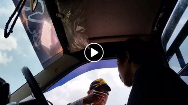 Viral video petugas Dishub minta uang Rp 50 ribu ke pengendara mobil sebagai ganti sidang karena kena tilang 1