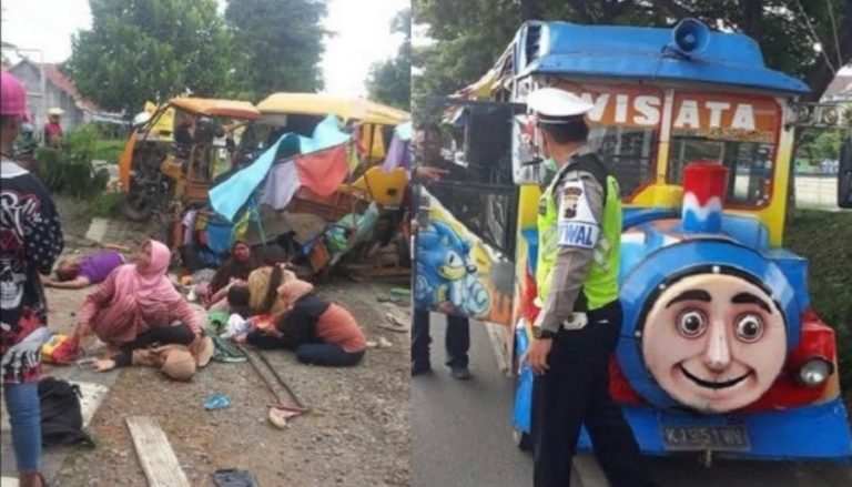 Ditabrak minibus puluhan penumpang odong odong ini terpental ke jalan raya