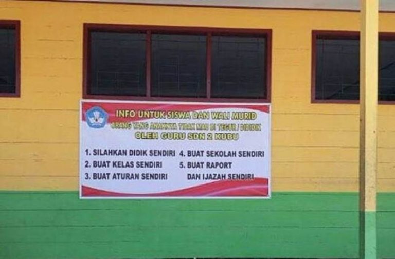 Gara gara sekolahnya dilempari ini SD di Kalimantan Tengah pasang spanduk penuh nyinyiran