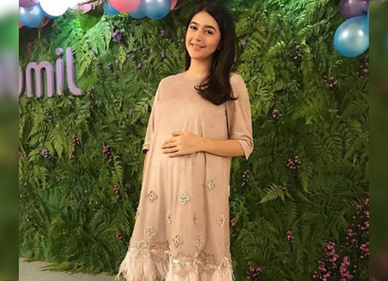 Lahirkan anak pertama begini wajah lucu bayi Nabila Syakieb