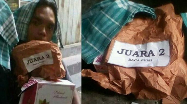 Juara dua lomba puisi pria ini dihadiahi 2 serbet oleh Dindikbud Banten