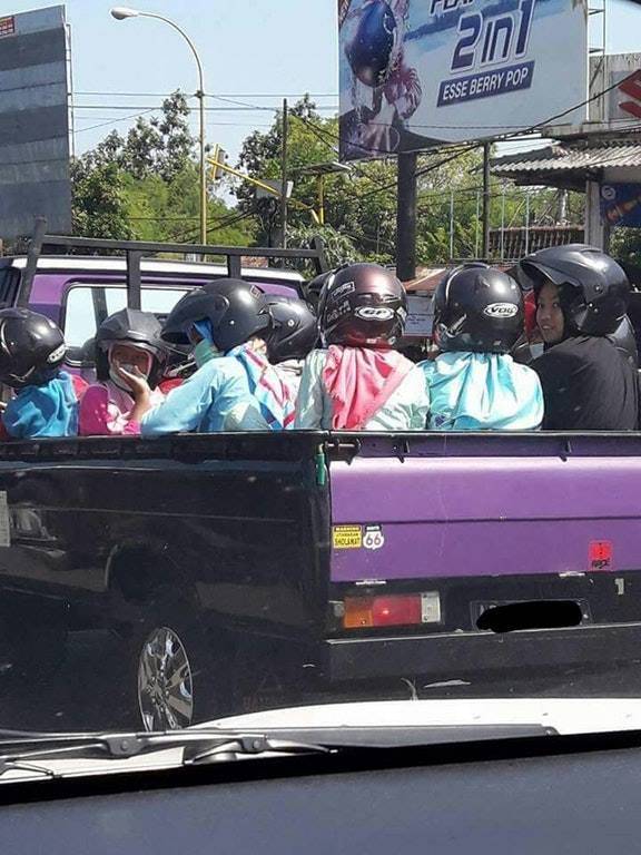 Jangan lupa gunakan helm berstandar SNI saat berkendara