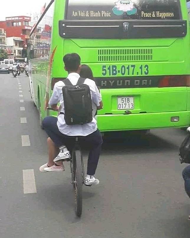 Kelakuan Gokil siswa waktu pulang sekolah