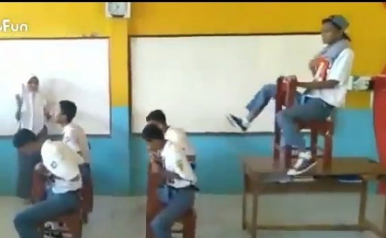 Kocak abis Murid memparodikan naik odong odong di kelas ini bikin kangen masa sekolah